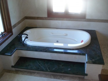 stone-trade-hawaii-showers-tubs-02