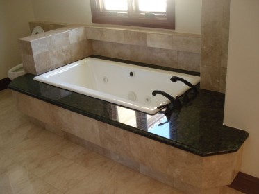 stone-trade-hawaii-showers-tubs-03