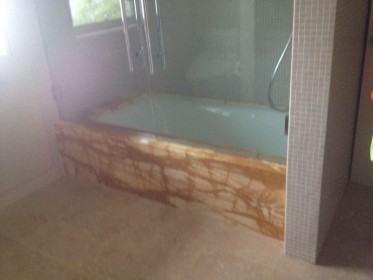 stone-trade-hawaii-showers-tubs-61